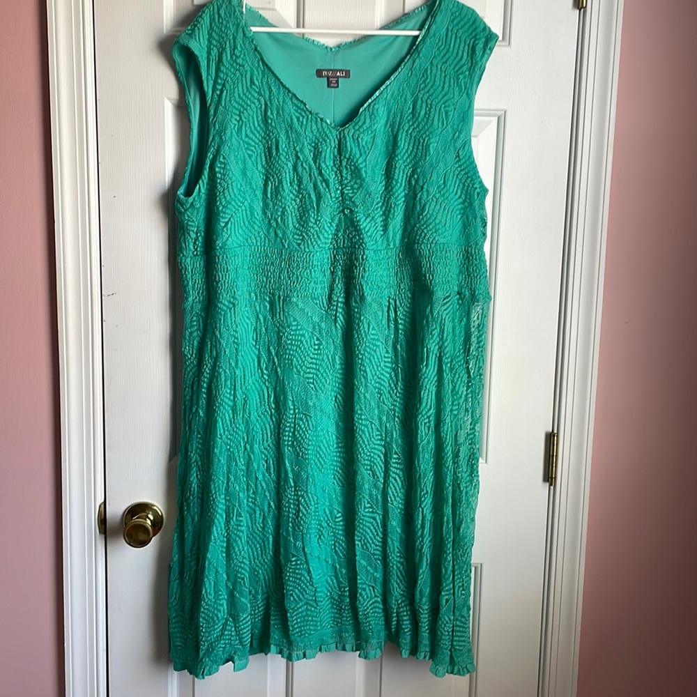 Gorgeous EUC dress. Like New.